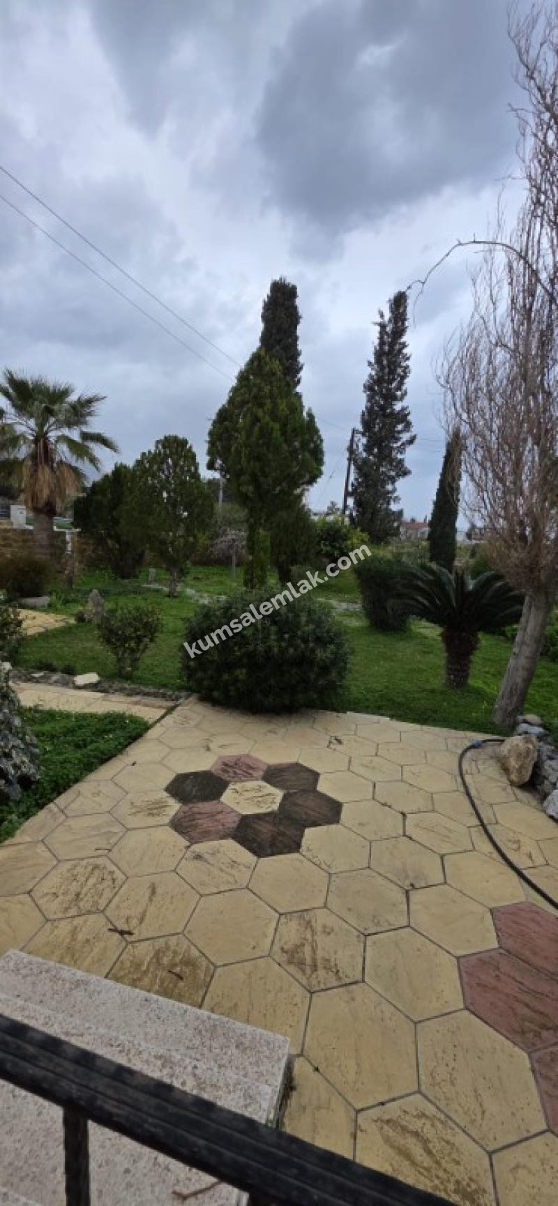 GİRNE YEŞİLTEPE'DE AİLEYE KİRALIK MÜSTAKİL EV 