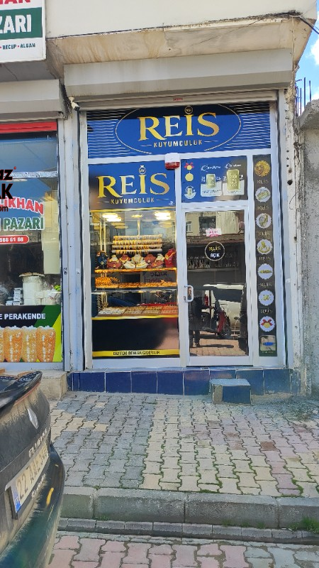 ACİL...ACİL...ACİL... KAHTA ESKİ ÇARŞI DA SATILIK 14 m² DÜKKAN
