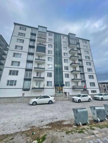 AFYON ÜÇOK EMLAKTAN SÜLÜN DE ANA YOL ÜZERİ  SATILIK  ARAKAT 3+1 ASANSÖRLÜ LÜX GENİŞ DAİRE