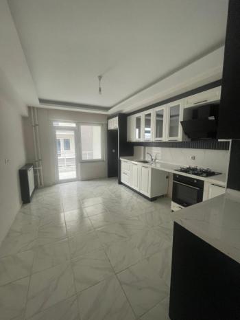 AFYON ÜÇOK EMLAKTAN SÜLÜN DE ANA YOL ÜZERİ  SATILIK  ARAKAT 3+1 ASANSÖRLÜ LÜX GENİŞ DAİRE