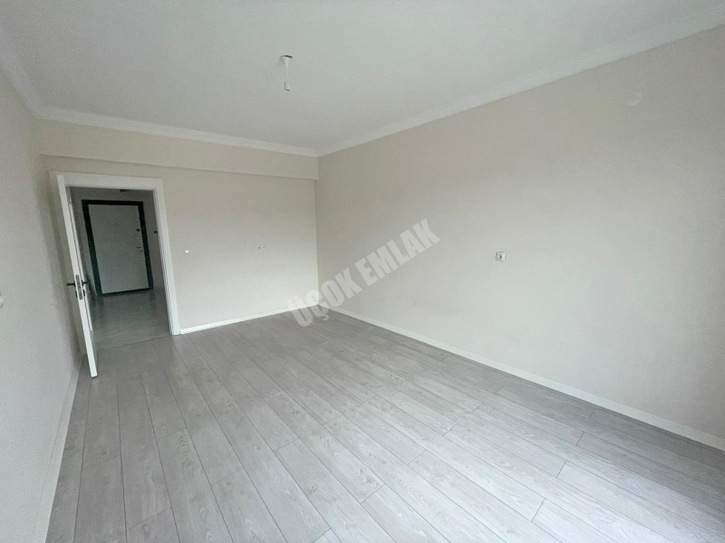 AFYON ÜÇOK EMLAKTAN SÜLÜN DE ANA YOL ÜZERİ  SATILIK  ARAKAT 3+1 ASANSÖRLÜ LÜX GENİŞ DAİRE