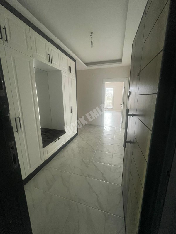 AFYON ÜÇOK EMLAKTAN SÜLÜN DE ANA YOL ÜZERİ  SATILIK  ARAKAT 3+1 ASANSÖRLÜ LÜX GENİŞ DAİRE
