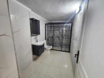 ÇAMLIK MAHALLESİ’ NDE  DENİZE YAKIN, KOMPLE TADİLATLI 2+1 AYRI MUTFAK ARA KAT FIRSAT DAİRE!