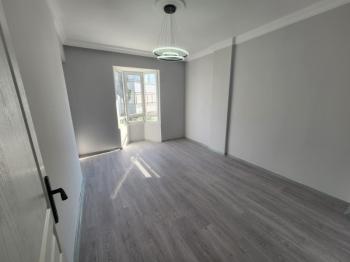 ÇAMLIK MAHALLESİ’ NDE  DENİZE YAKIN, KOMPLE TADİLATLI 2+1 AYRI MUTFAK ARA KAT FIRSAT DAİRE!