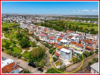Altınkum Nazlım Sitesi Satılık Köşe Villa
