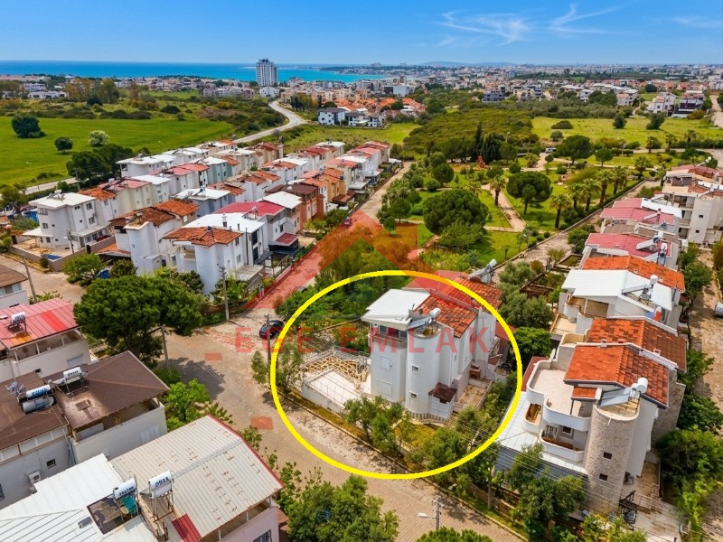Altınkum Nazlım Sitesi Satılık Köşe Villa