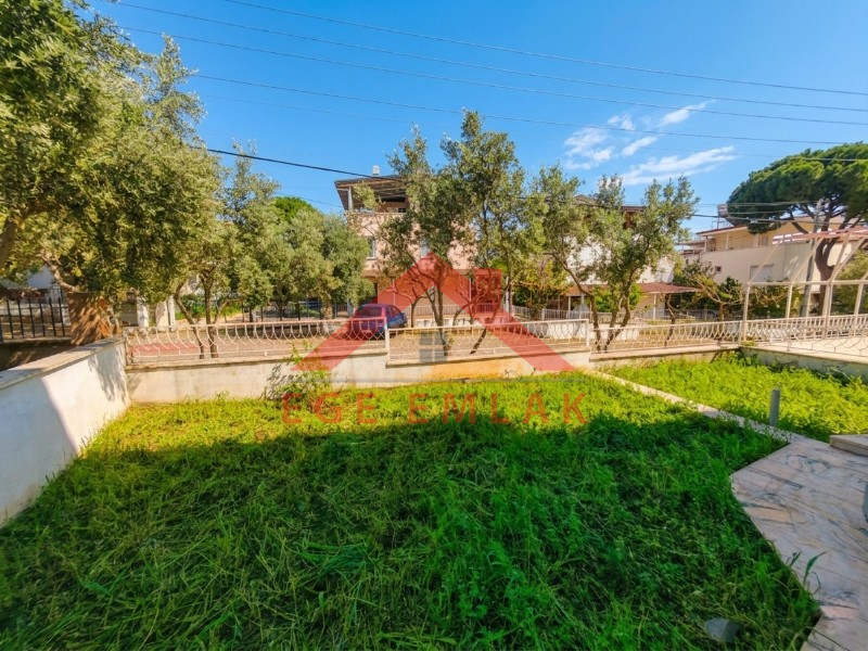 Altınkum Nazlım Sitesi Satılık Köşe Villa