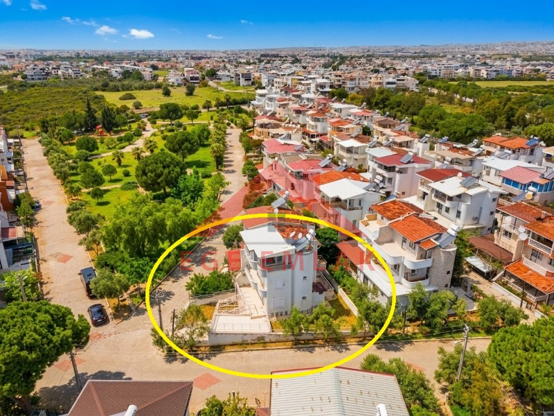 Altınkum Nazlım Sitesi Satılık Köşe Villa