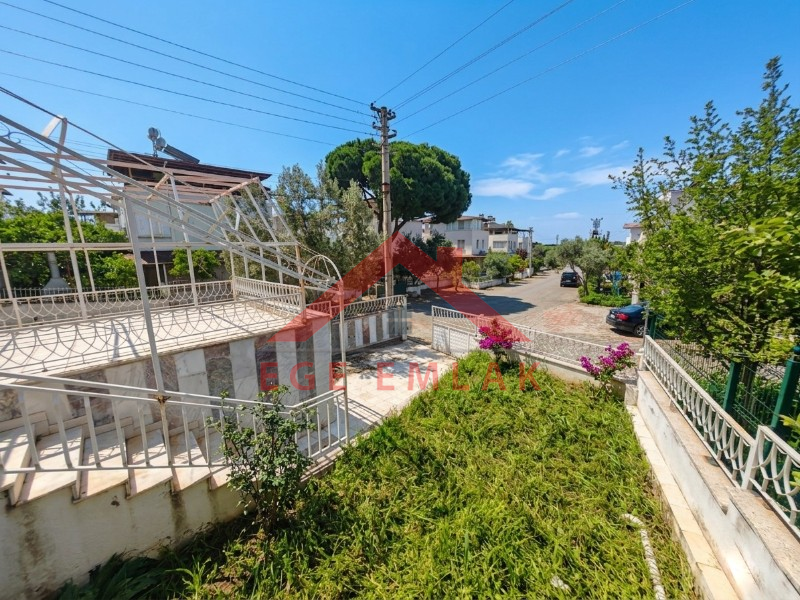 Altınkum Nazlım Sitesi Satılık Köşe Villa