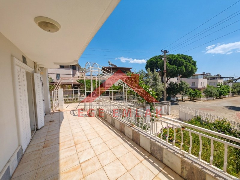 Altınkum Nazlım Sitesi Satılık Köşe Villa