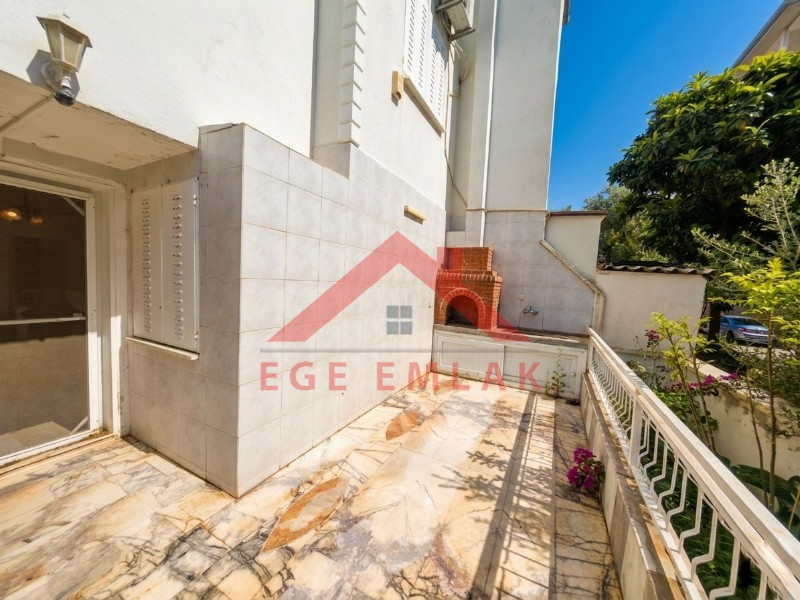 Altınkum Nazlım Sitesi Satılık Köşe Villa