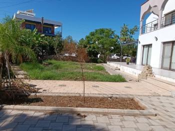 MAĞUSA, TUZLA TEPE BÖLGESİNDE SATILIK GENİŞ BAHÇELİ VİLLA