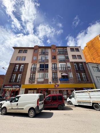 GÜVENAY - ÇORUM ÜÇTUTLAR  MAH. ADLİYE KARŞISI SATILIK 3+1 DAİRE