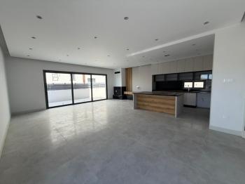 KKTC Girne Boğaz Bölgesinde Şıklığı ve Konforu Sunan 4+1 Satılık Türk Tapulu Yeni Villa
