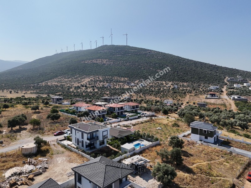 DİDİM ZÜMRÜTTEPEDE SATILIK KÖŞE BAŞI 485M2 ARSA