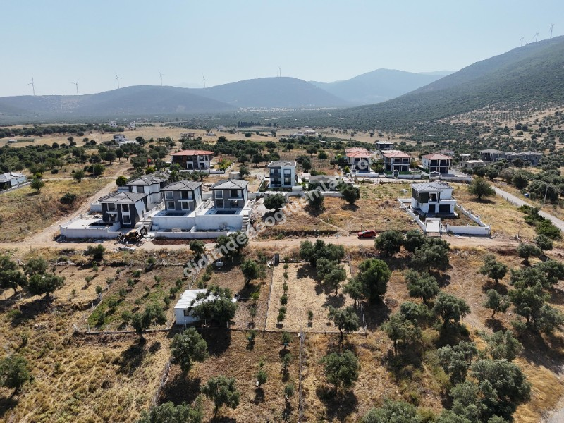 DİDİM ZÜMRÜTTEPEDE SATILIK KÖŞE BAŞI 485M2 ARSA