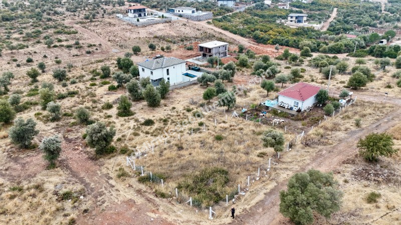 DİDİM ZÜMRÜTTEPEDE SATILIK KÖŞE BAŞI 485M2 ARSA