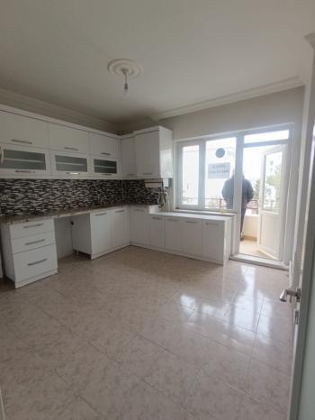 GÜVENAY - ÇORUM BAHÇELİEVLER MAH. BAHAR CADDESİ ÜZERİ 3+1 KİRALIK DAİRE