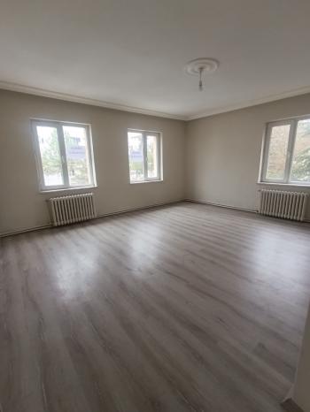 GÜVENAY - ÇORUM BAHÇELİEVLER MAH. BAHAR CADDESİ ÜZERİ 3+1 KİRALIK DAİRE