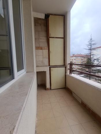 GÜVENAY - ÇORUM BAHÇELİEVLER MAH. BAHAR CADDESİ ÜZERİ 3+1 KİRALIK DAİRE