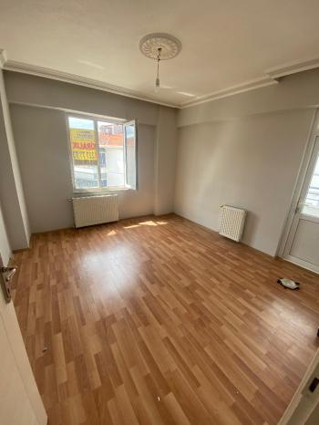GÜVENAY - ÇORUM ULUKAVAK MAH. KÖPRÜBAŞI SOKAKTA KİRALIK 1+1 DAİRE 