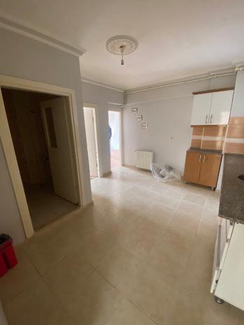 GÜVENAY - ÇORUM ULUKAVAK MAH. KÖPRÜBAŞI SOKAKTA KİRALIK 1+1 DAİRE 