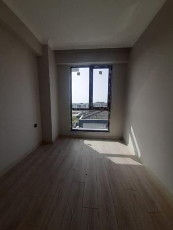 ADLİYE VE RESMİ KURUMLARA YAKIN KİRALIK 1+1 BÜROLAR