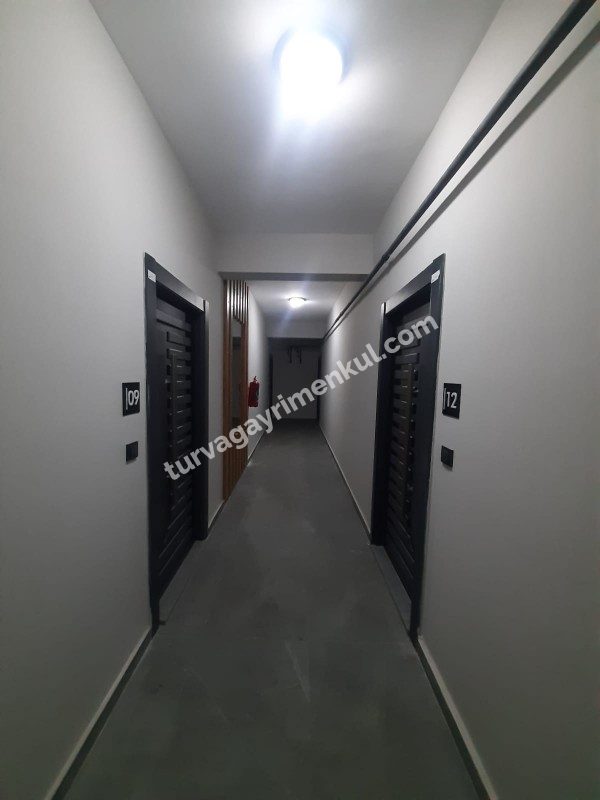 ADLİYE VE RESMİ KURUMLARA YAKIN KİRALIK 1+1 BÜROLAR