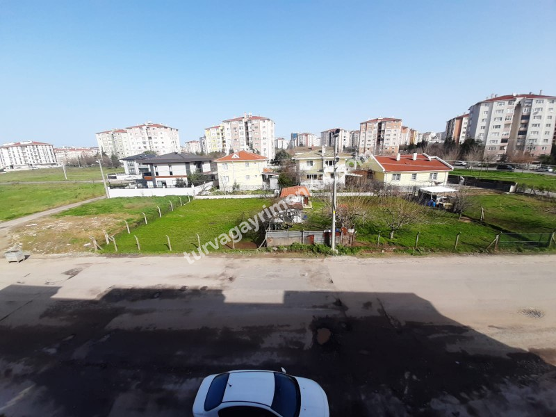 ADLİYE VE RESMİ KURUMLARA YAKIN KİRALIK 1+1 BÜROLAR