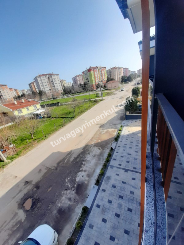 ADLİYE VE RESMİ KURUMLARA YAKIN KİRALIK 1+1 BÜROLAR