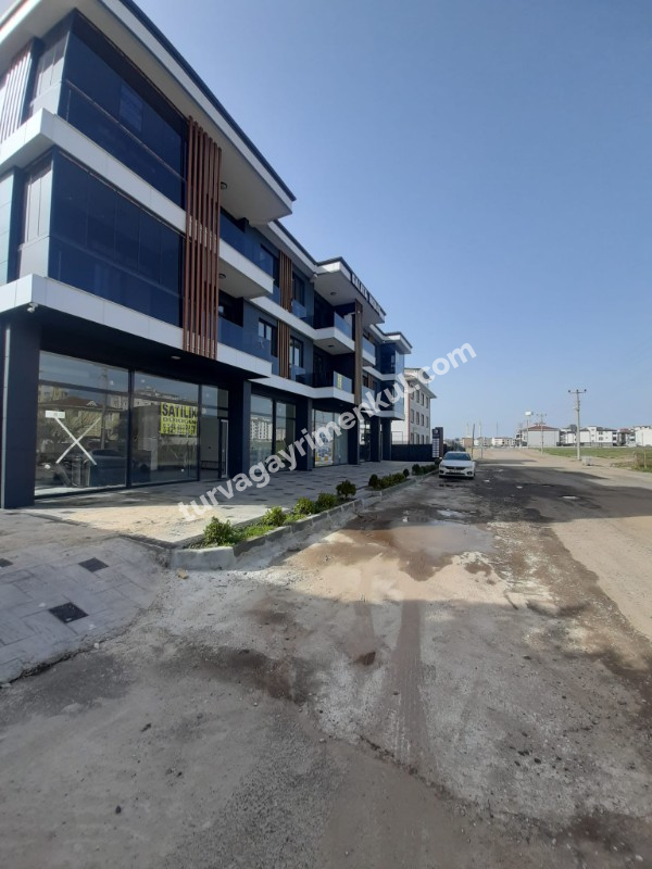 ADLİYE VE RESMİ KURUMLARA YAKIN KİRALIK 1+1 BÜROLAR