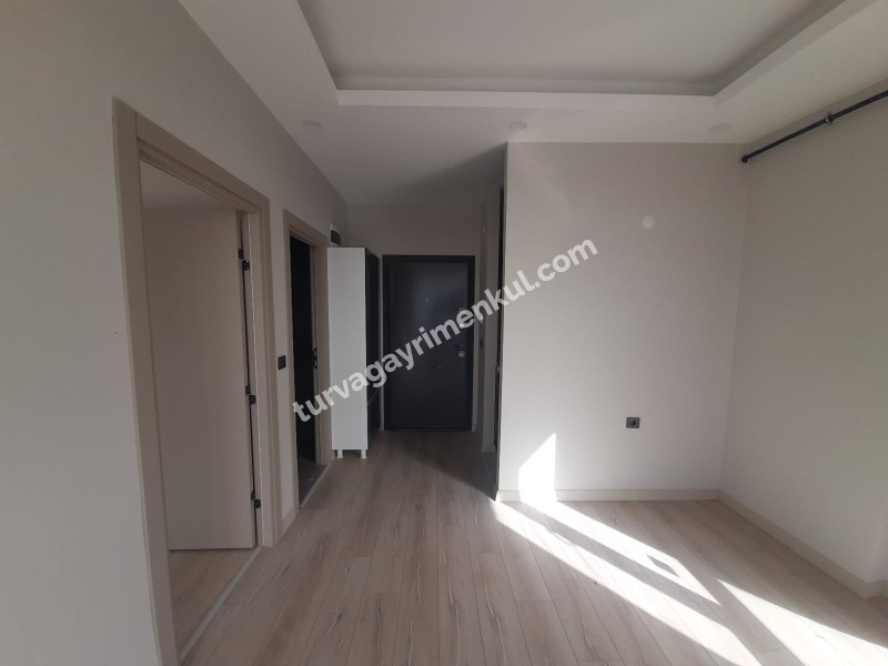 ADLİYE VE RESMİ KURUMLARA YAKIN KİRALIK 1+1 BÜROLAR