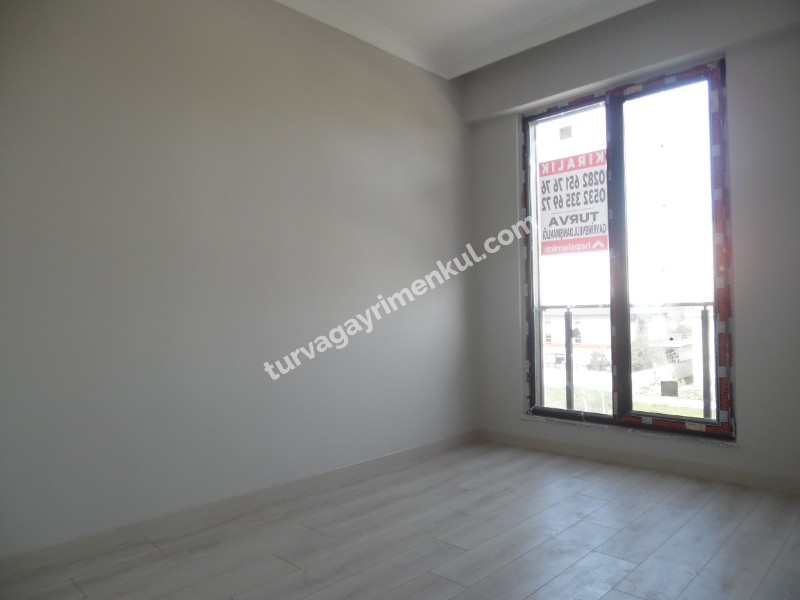 ADLİYE VE RESMİ KURUMLARA YAKIN KİRALIK 1+1 BÜROLAR
