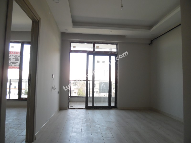 ADLİYE VE RESMİ KURUMLARA YAKIN KİRALIK 1+1 BÜROLAR