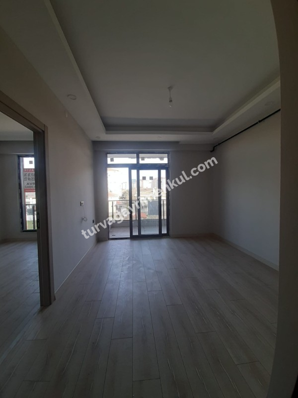ADLİYE VE RESMİ KURUMLARA YAKIN KİRALIK 1+1 BÜROLAR