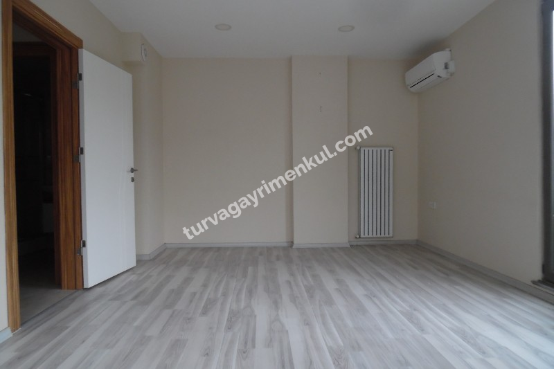 HÜKUMET KONAĞI VE ADLİYE YAKININDA KİRALIK AYRI MUTFAKLI OFİS