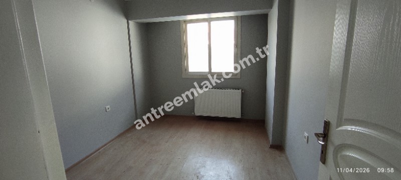 Antre Emlak'tan Kiralık Bahar Mahallesinde Hastane Yakını 3+1 Doğalgazlı Köşe Yeni Daire