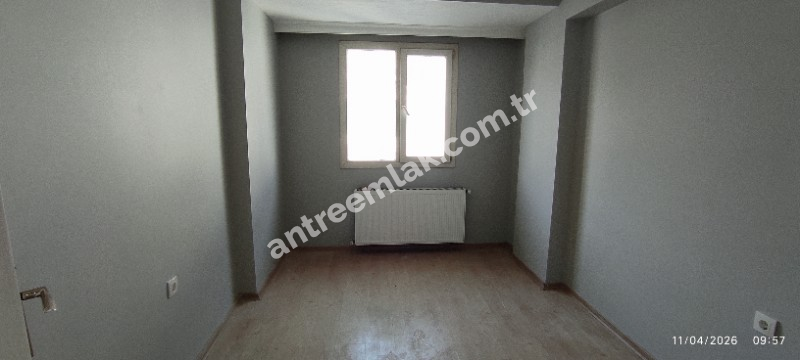 Antre Emlak'tan Kiralık Bahar Mahallesinde Hastane Yakını 3+1 Doğalgazlı Köşe Yeni Daire