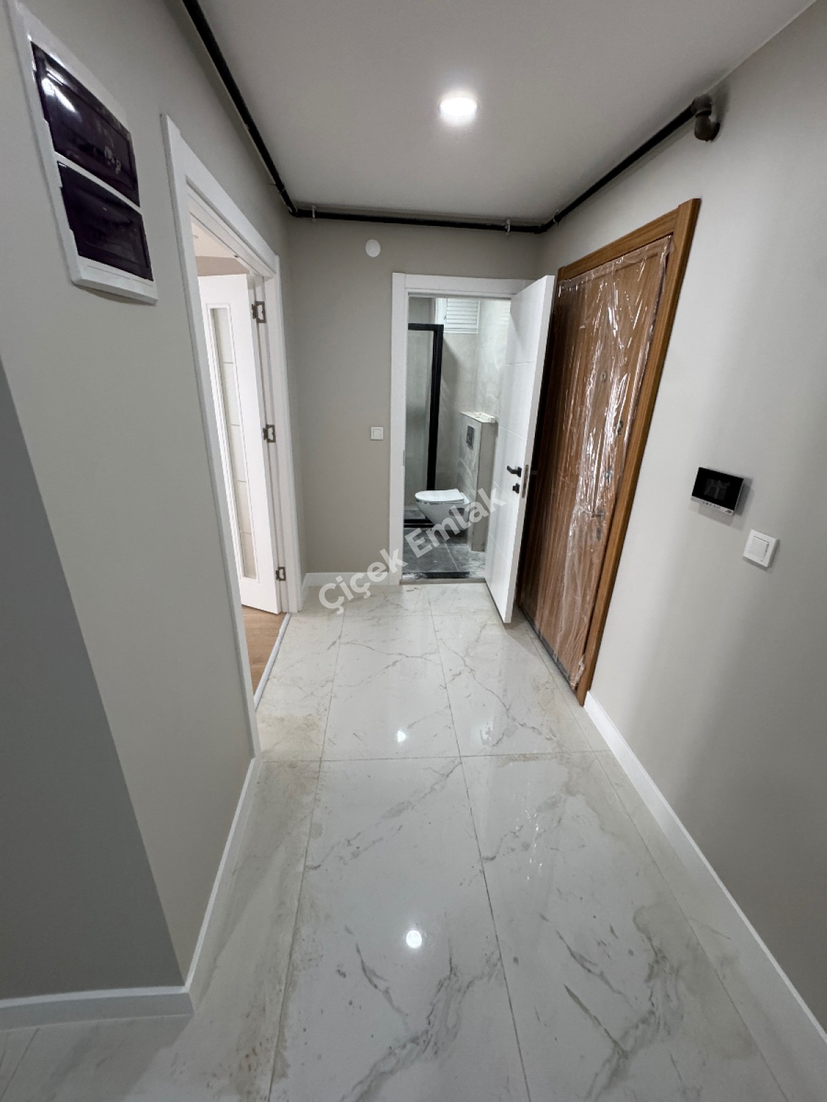 Binevler'de Metro'ya Çok Yakın 2+1 & 100 m2 Sıfır Lüks Konut Satılık
