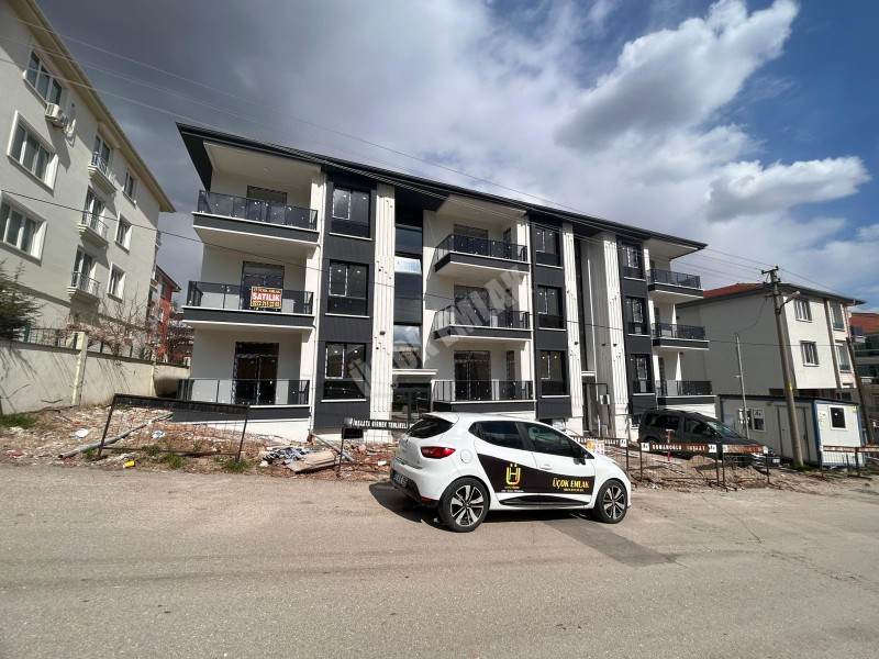 AFYON ÜÇOK EMLAKTAN MAREŞAL F. ÇAKMAK MAH SIFIR EBEBYN BANYOLU 3+1 110M² SATILIK DAİRE 