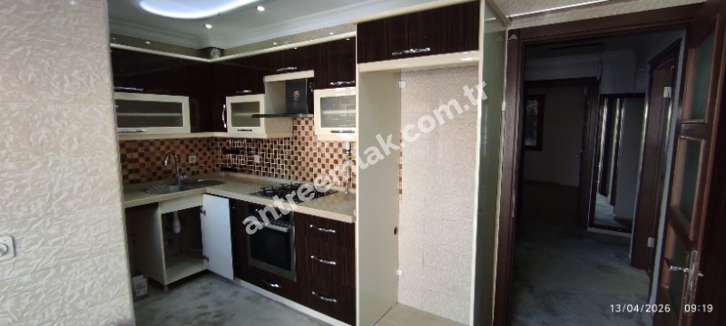 Antre Emlak'tan Kiralık Bozyaka Merkezde Şerefiye Cami Durağı  2+1 Doğalgazlı Açık Otoparklı Yeni Daire
