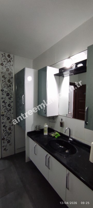 Antre Emlak'tan Kiralık Bozyaka Merkezde Şerefiye Cami Durağı  2+1 Doğalgazlı Açık Otoparklı Yeni Daire