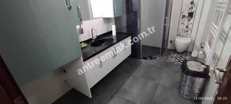 Antre Emlak'tan Kiralık Bozyaka Merkezde Şerefiye Cami Durağı  2+1 Doğalgazlı Açık Otoparklı Yeni Daire