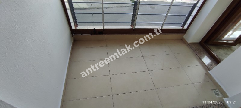 Antre Emlak'tan Kiralık Bozyaka Merkezde Şerefiye Cami Durağı  2+1 Doğalgazlı Açık Otoparklı Yeni Daire
