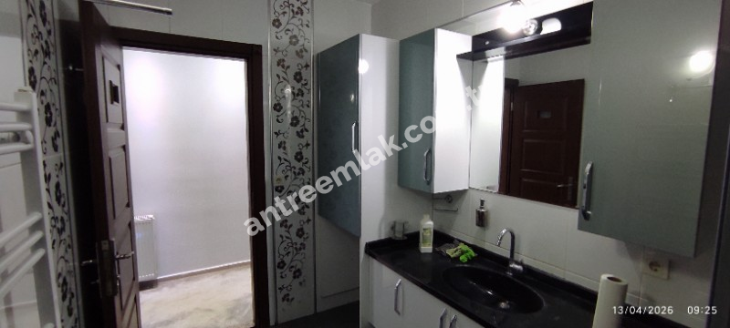 Antre Emlak'tan Kiralık Bozyaka Merkezde Şerefiye Cami Durağı  2+1 Doğalgazlı Açık Otoparklı Yeni Daire