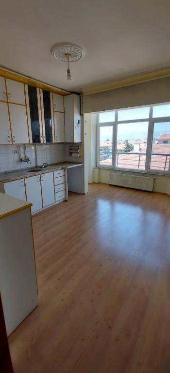 GÜVENAY - ÇORUM YAVRUTURNA CENGİZ TOPEL CADDESİ ÜZERİ 3+1 SATILIK DAİRE