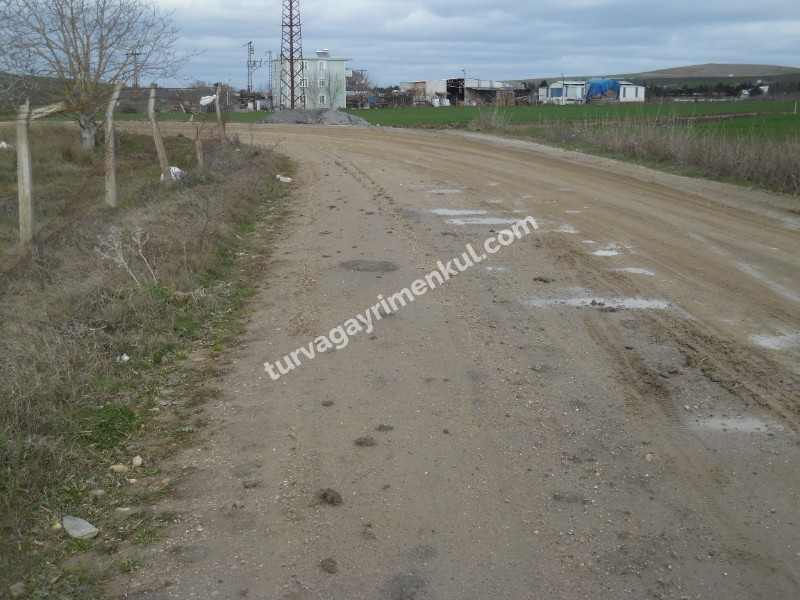 DEĞİRMENKÖYDE YATIRIMLIK 5700 M2 TARLA