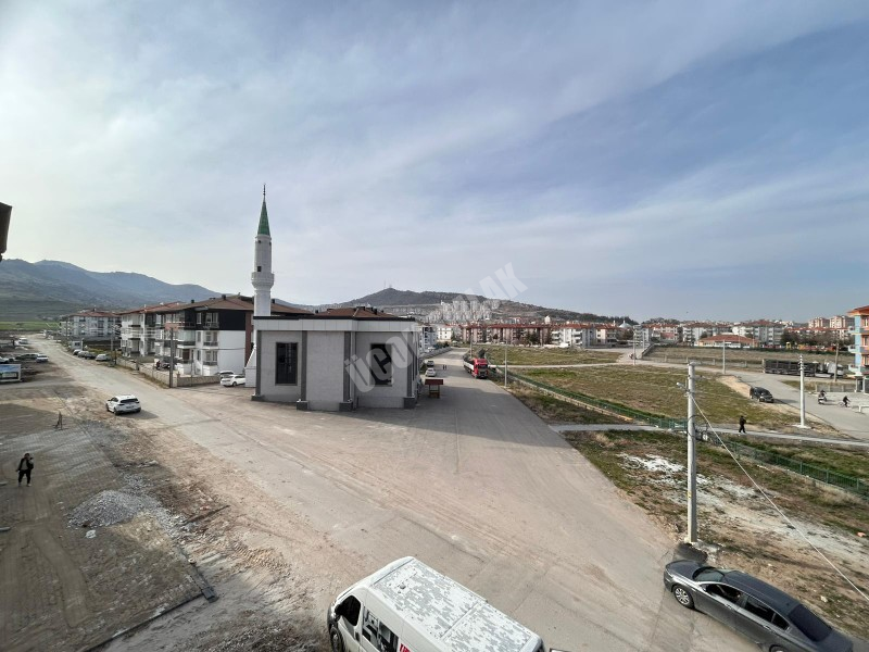 AFYON ÜÇOK EMLAKTAN KANLICA MAH 2+1 80M² SIFIR SATILLIK DAİRE 