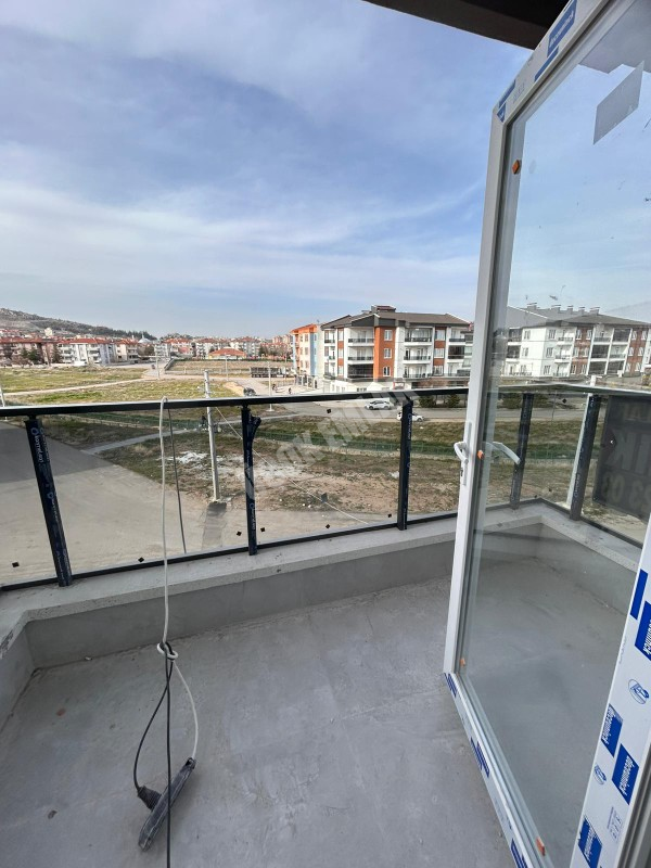 AFYON ÜÇOK EMLAKTAN KANLICA MAH 2+1 80M² SIFIR SATILLIK DAİRE 