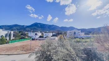 Girne Bellapais Bölgesinde Özel Havuzlu ve Peyzajlı Satılık 4+1 Villa